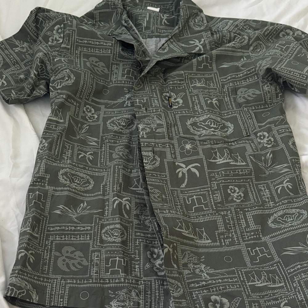 Green Hawaiian Patterned Short Sleeve Shirt